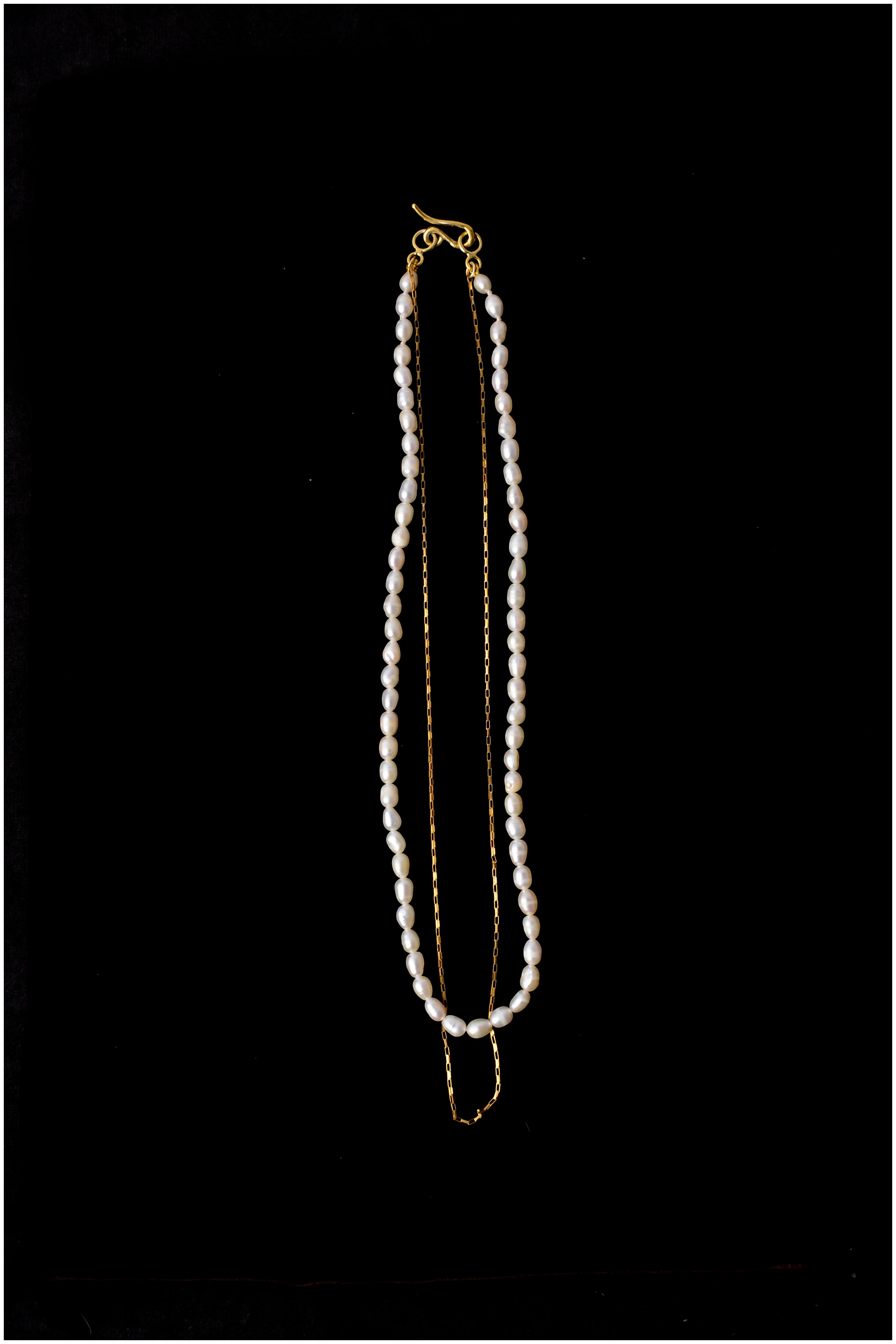 Double chain and pearl necklace