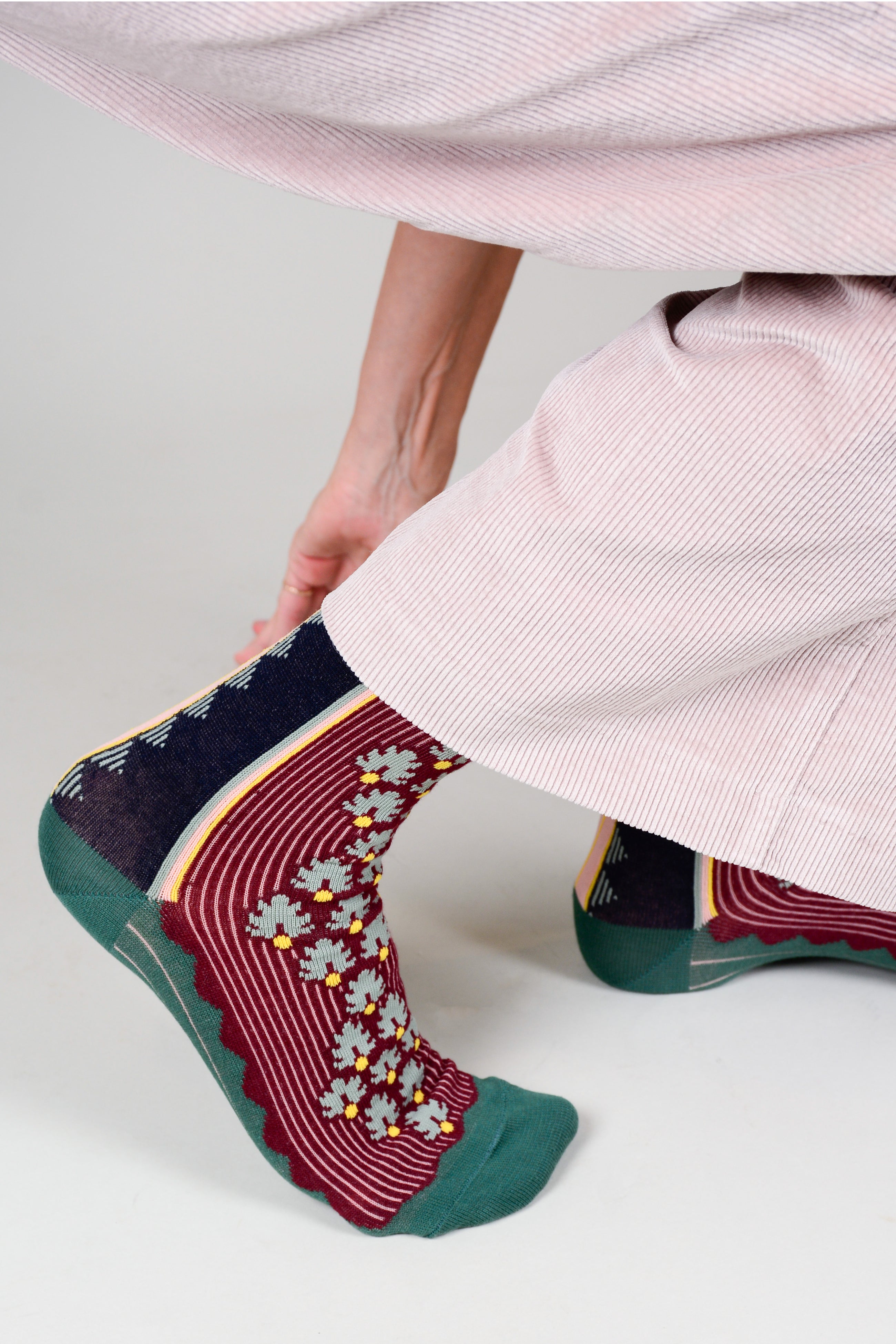 Calcetines franjas flores y geométrico