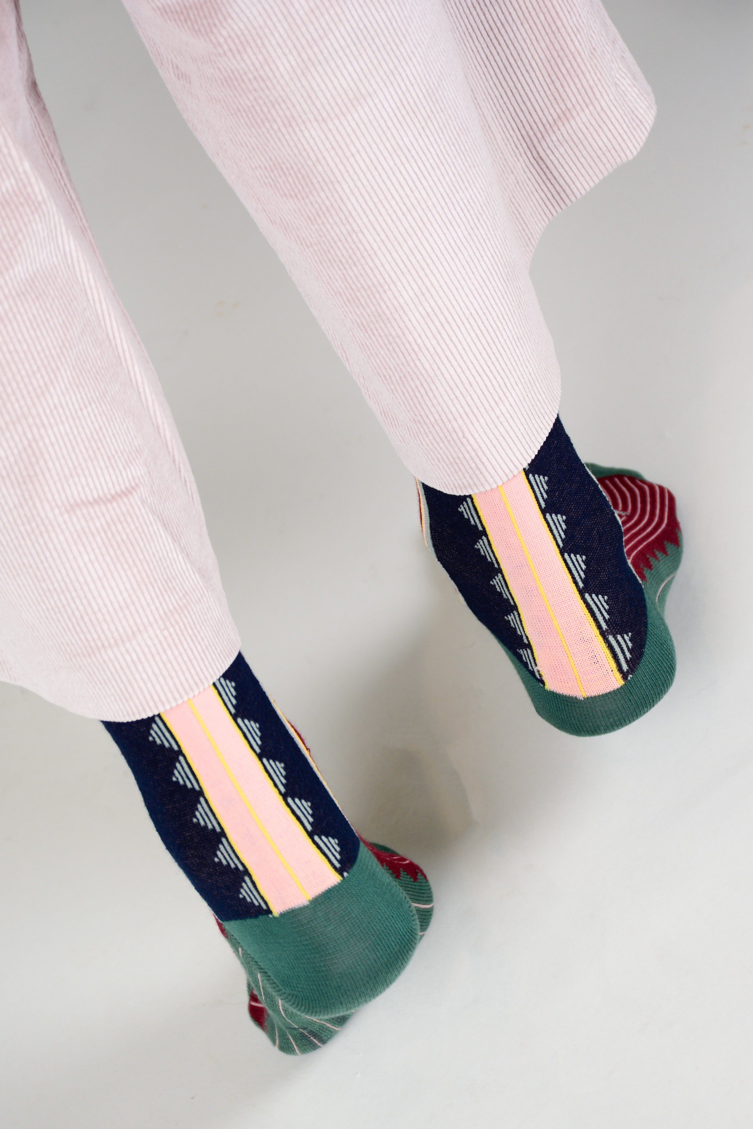 Calcetines franjas flores y geométrico