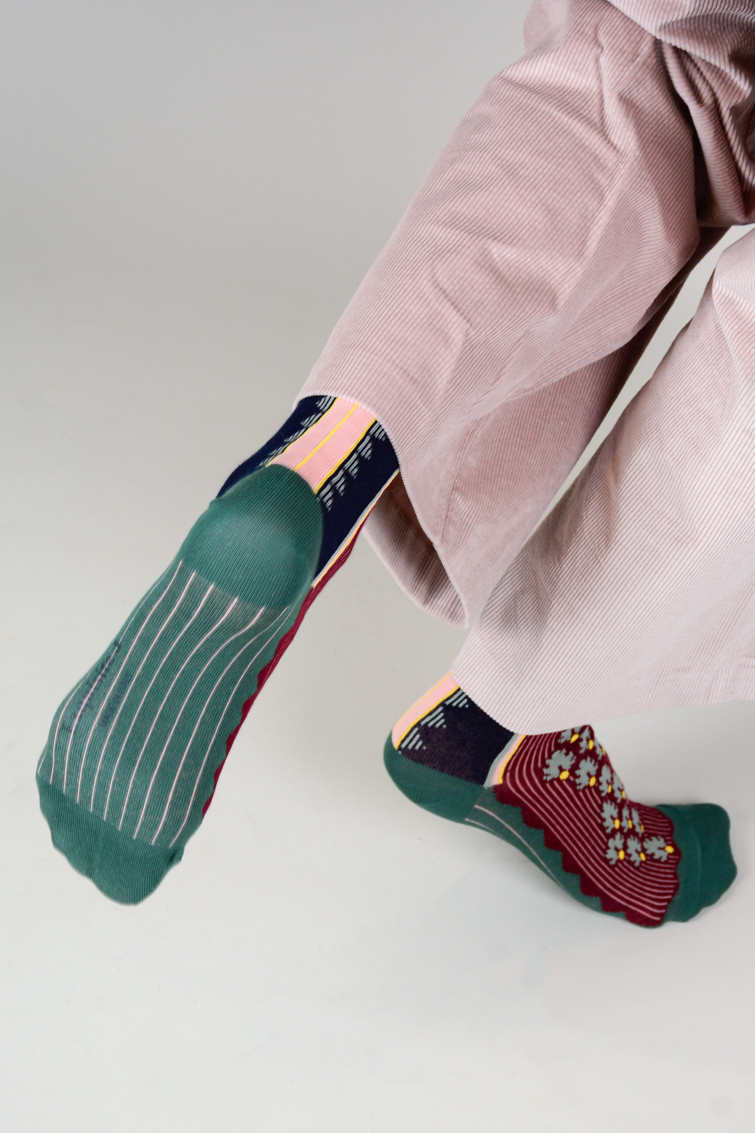 Calcetines franjas flores y geométrico