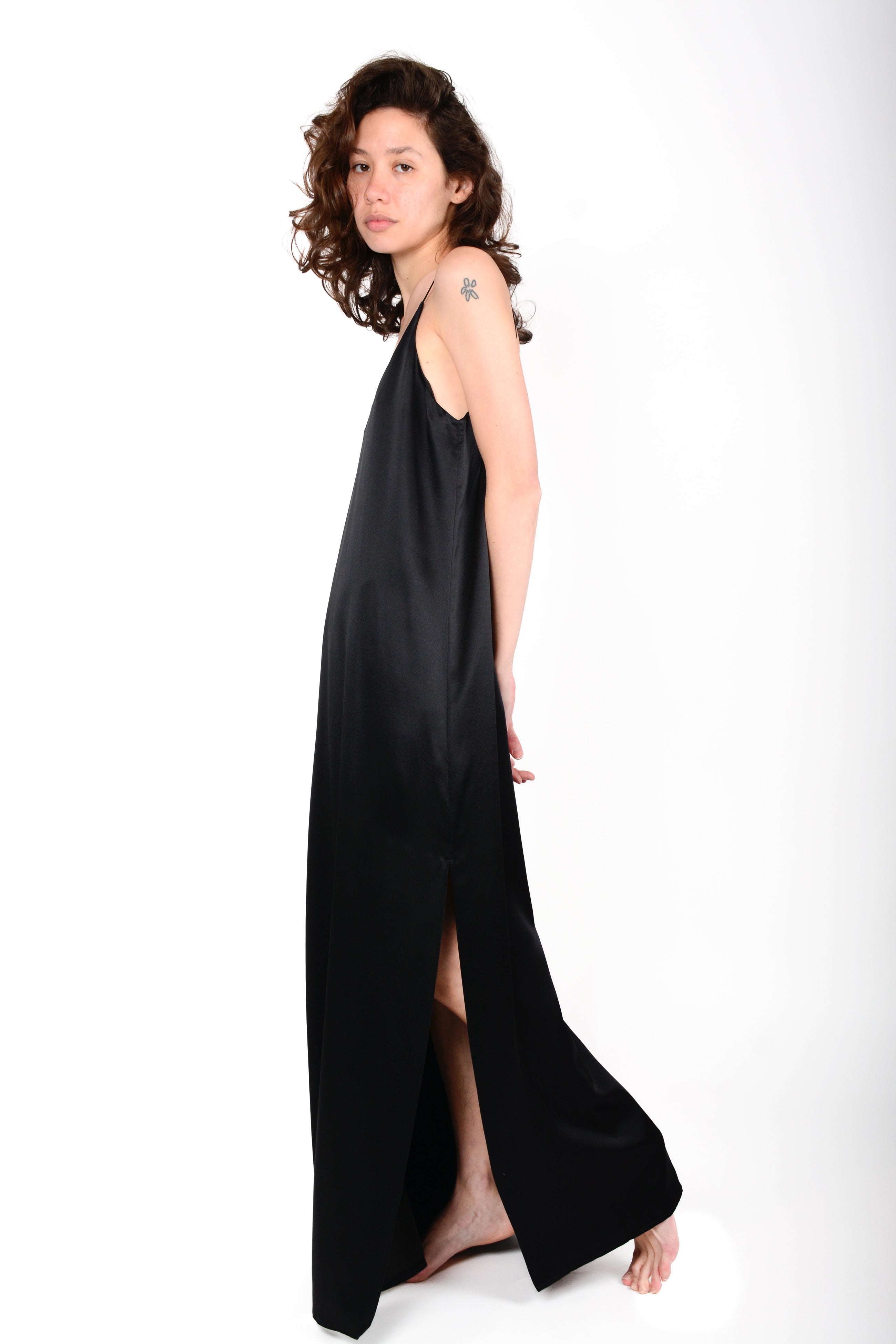 Vestido tirante finito largo