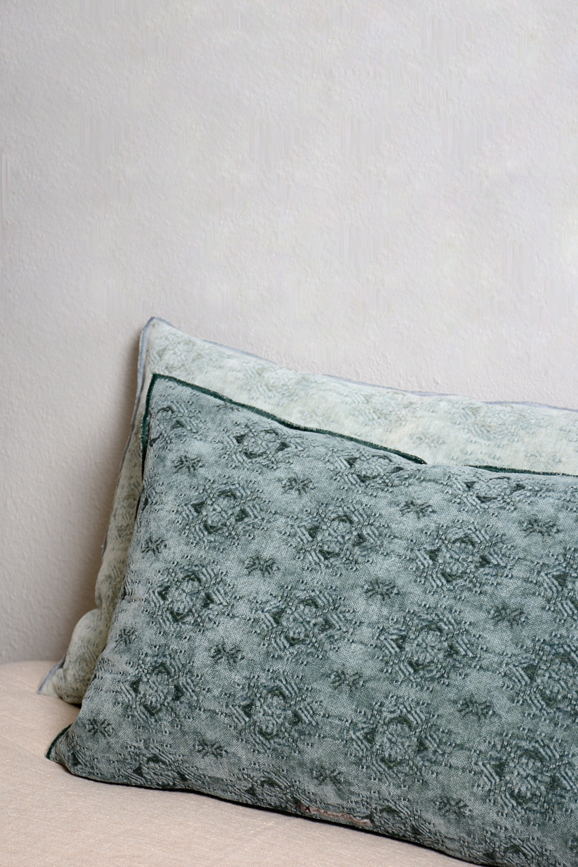 Jacquard kilim canard cushion