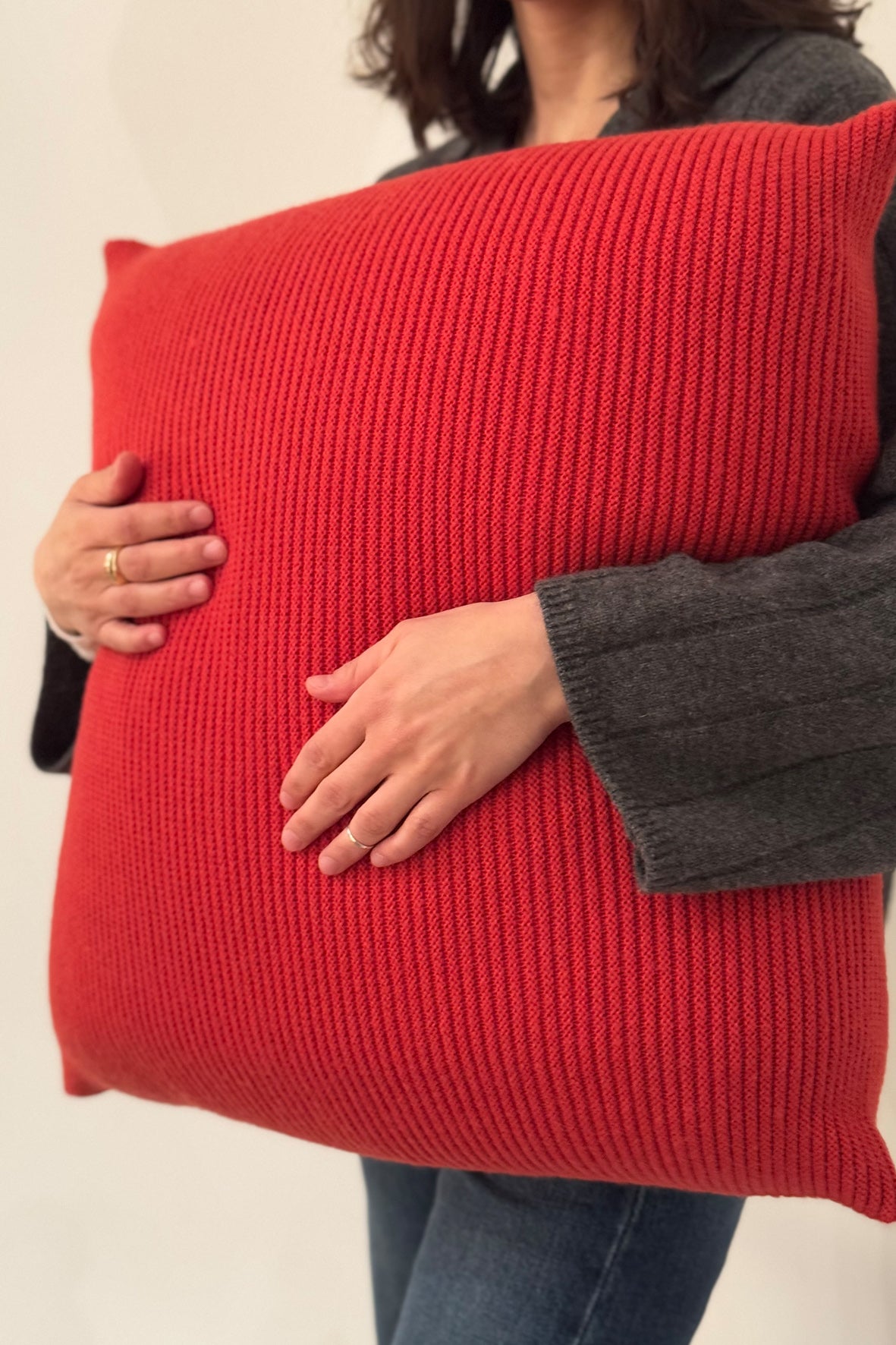 Cojín baby alpaca rojo