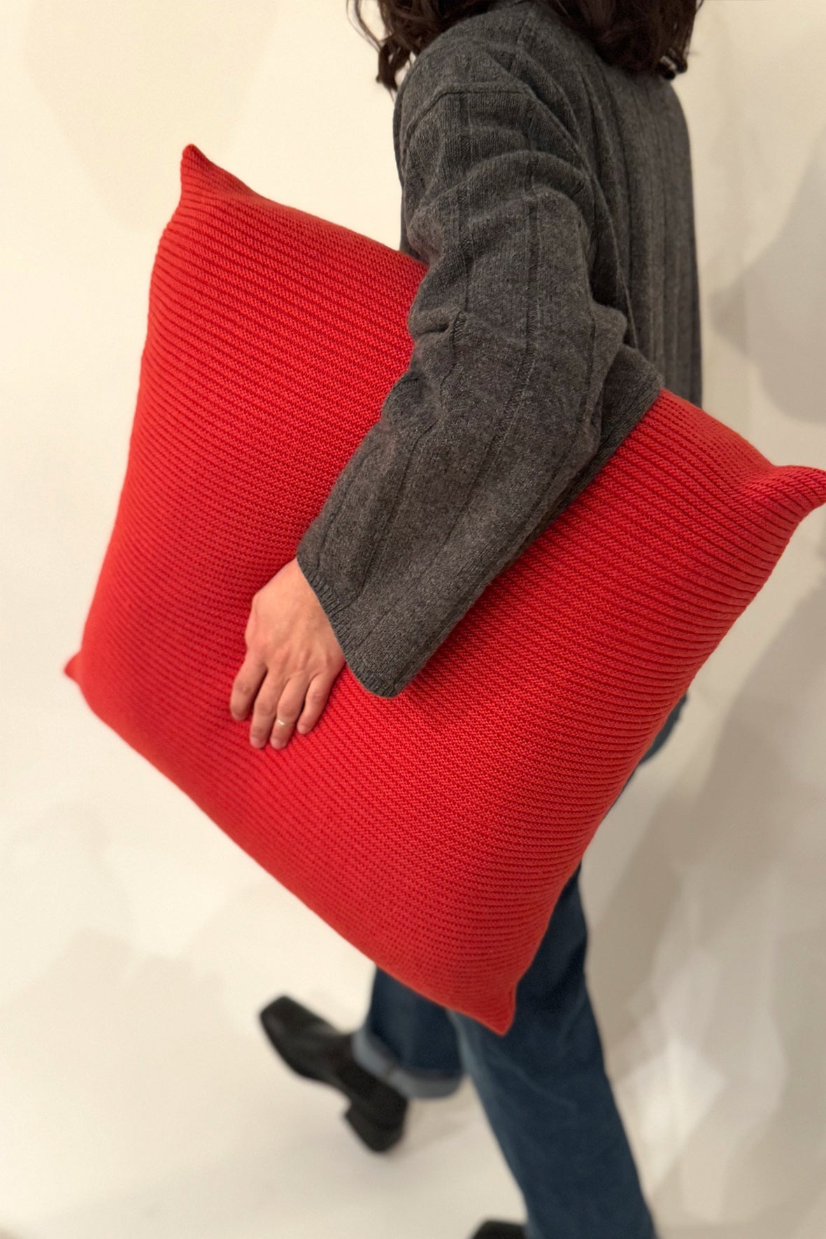 Cojín baby alpaca rojo