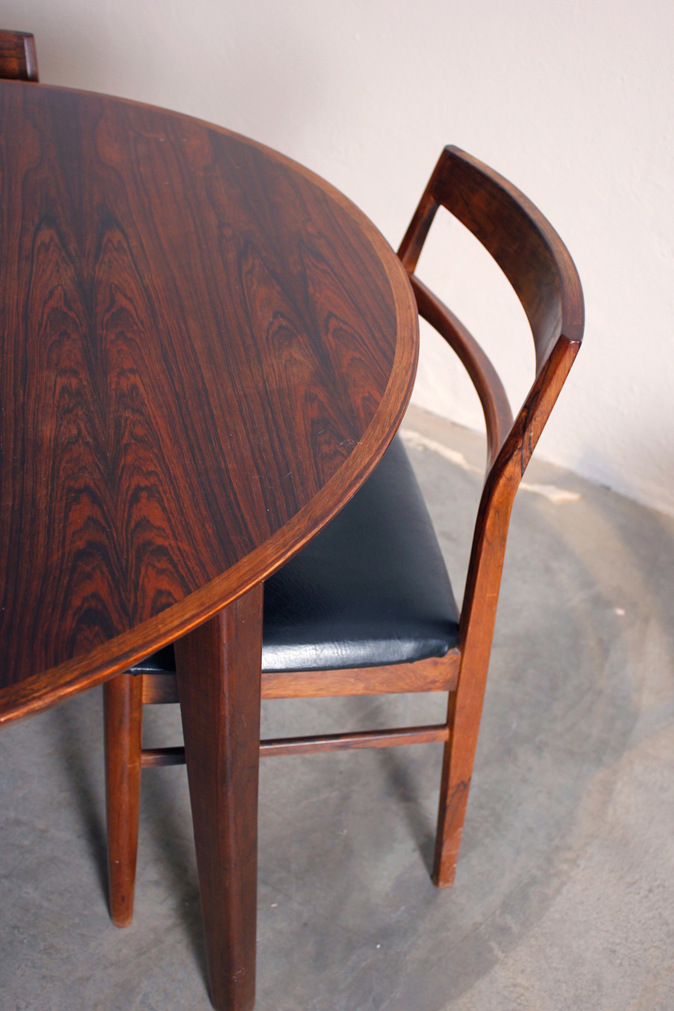 Conjunto mesa extensible + 4 sillas