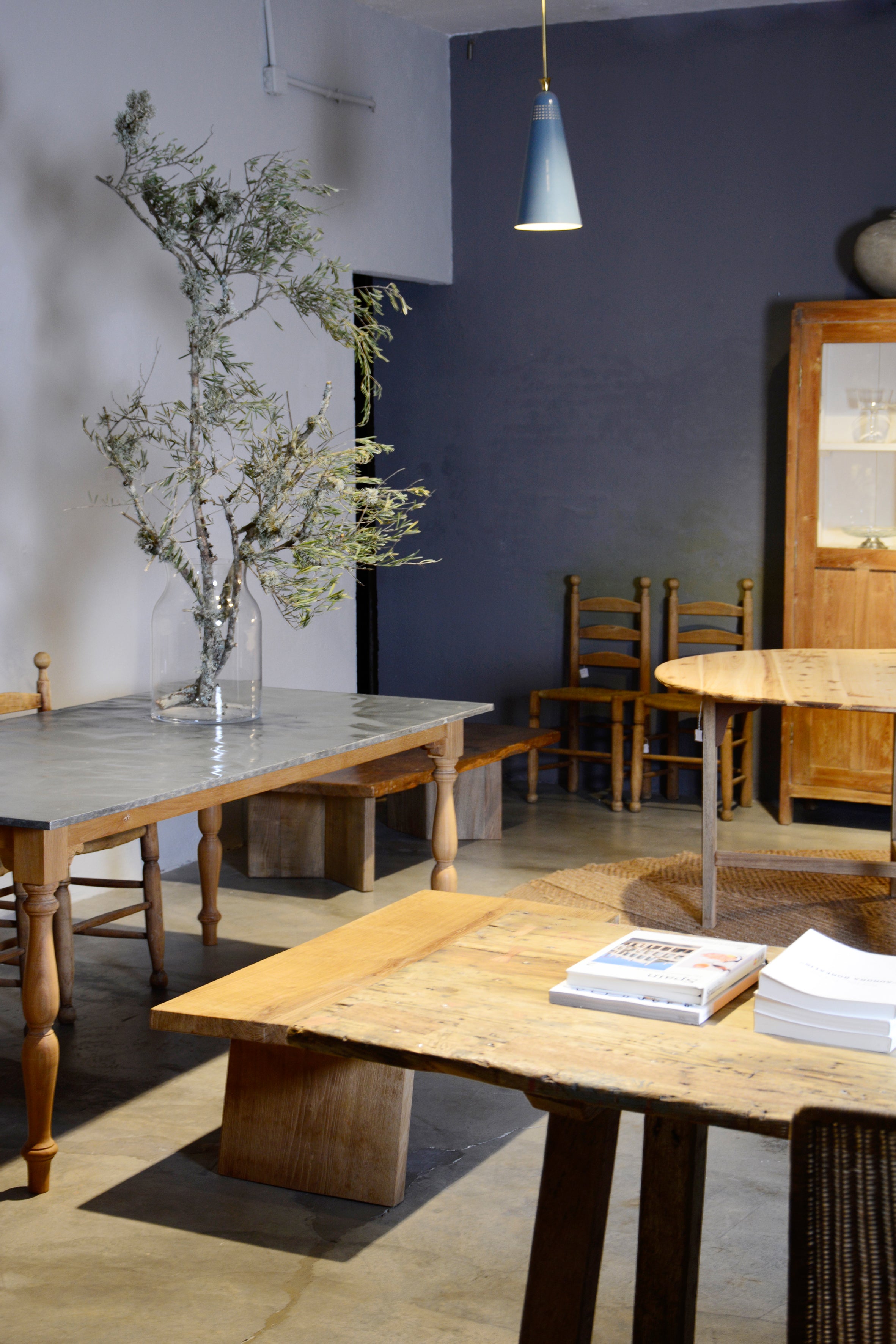 Mesa con sobre de Zinc antiguo