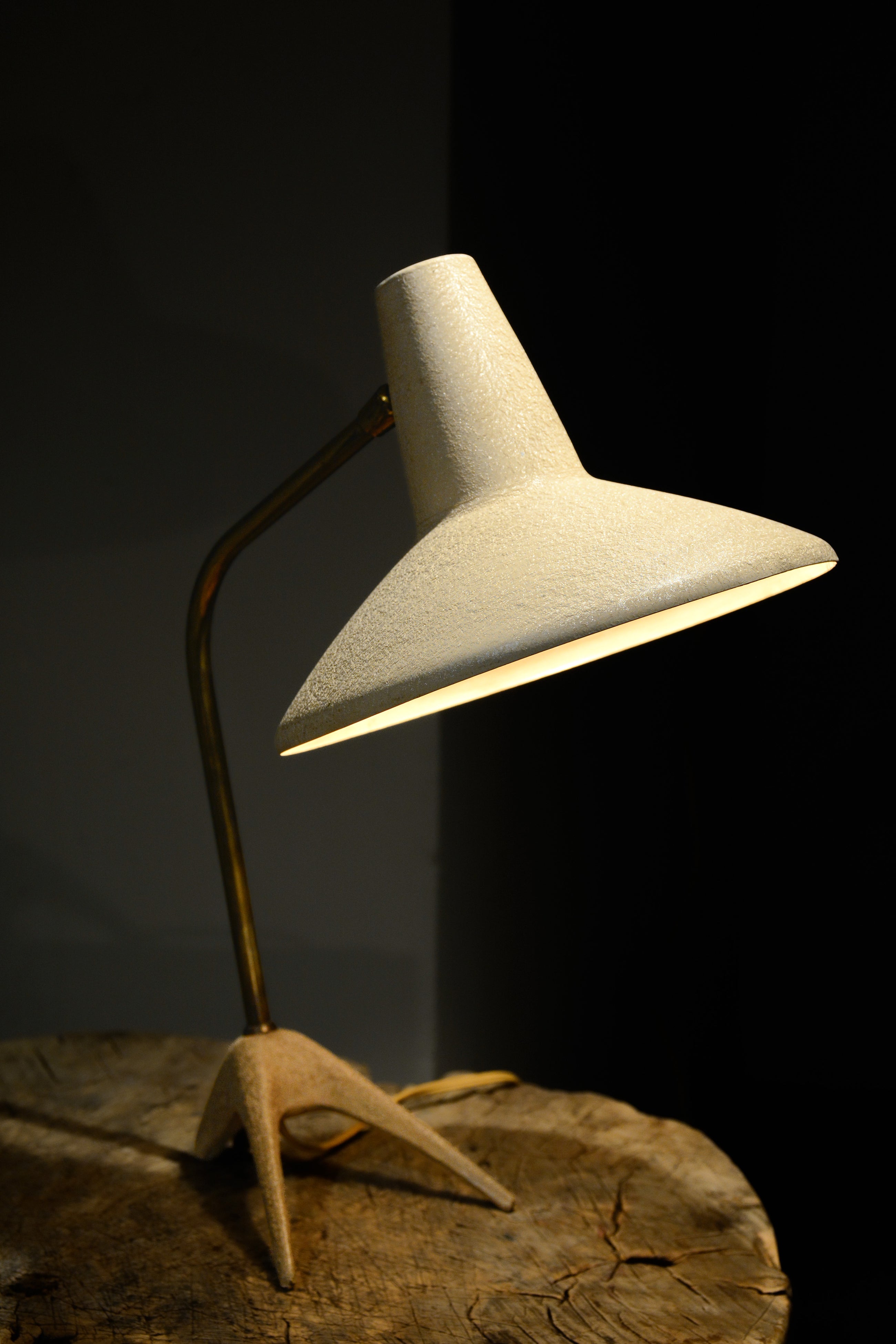 Lámpara Cosak Leuchten tripode de latón y panta años 50´s