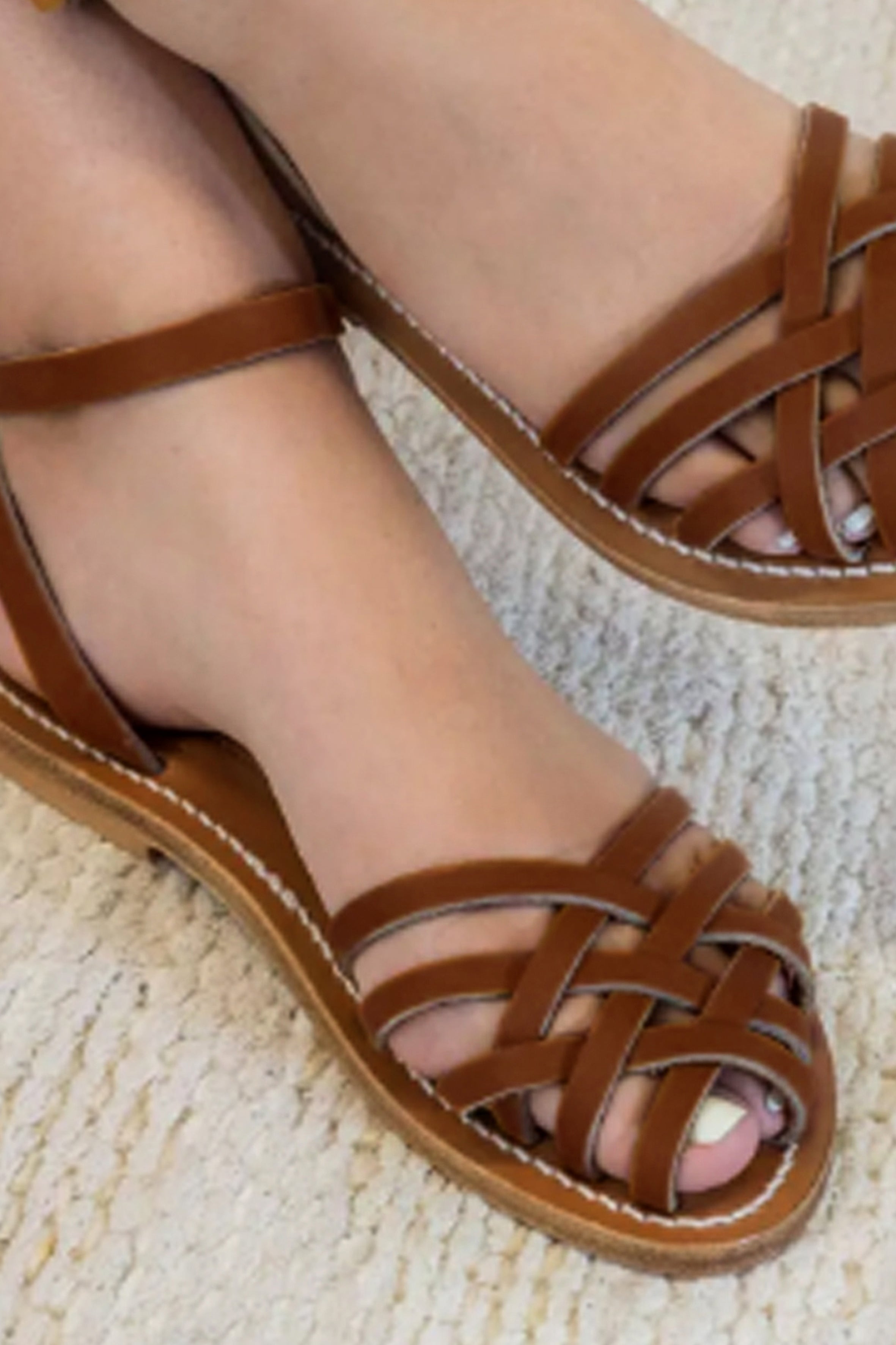 Sandalias cruzadas tiras