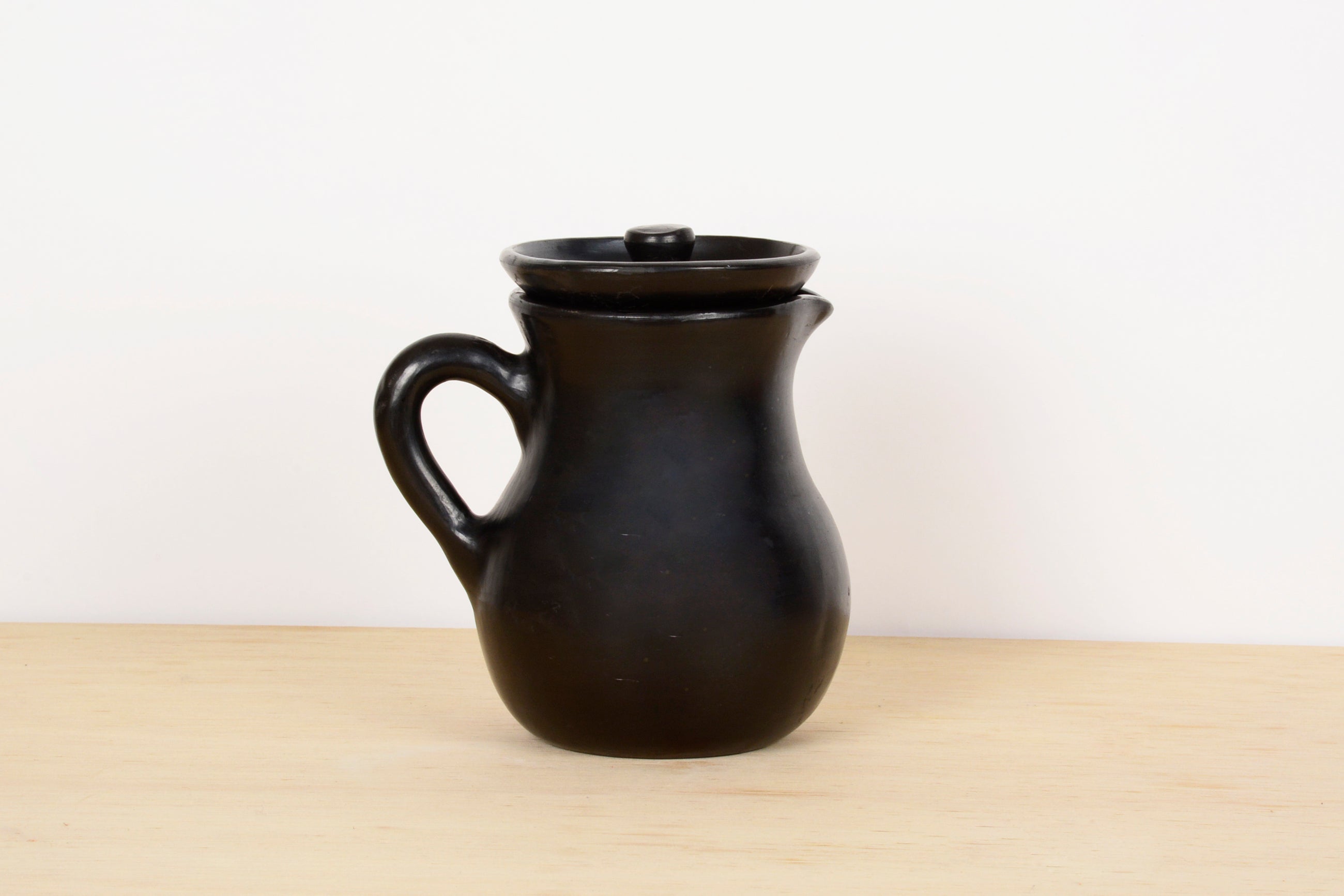 Jarra piedra volcánica