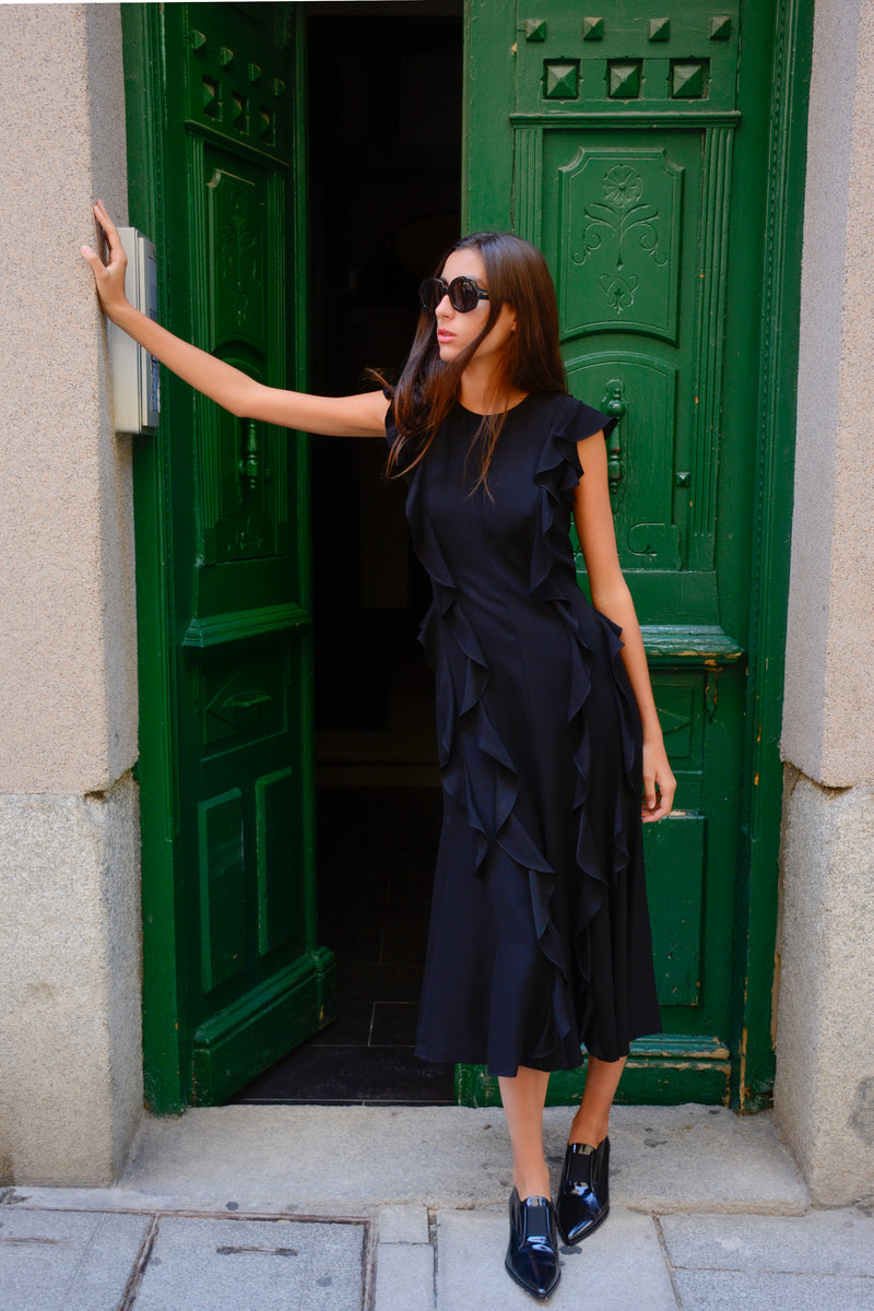 Vestido volantes verticales midi