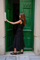 Vestido volantes verticales midi