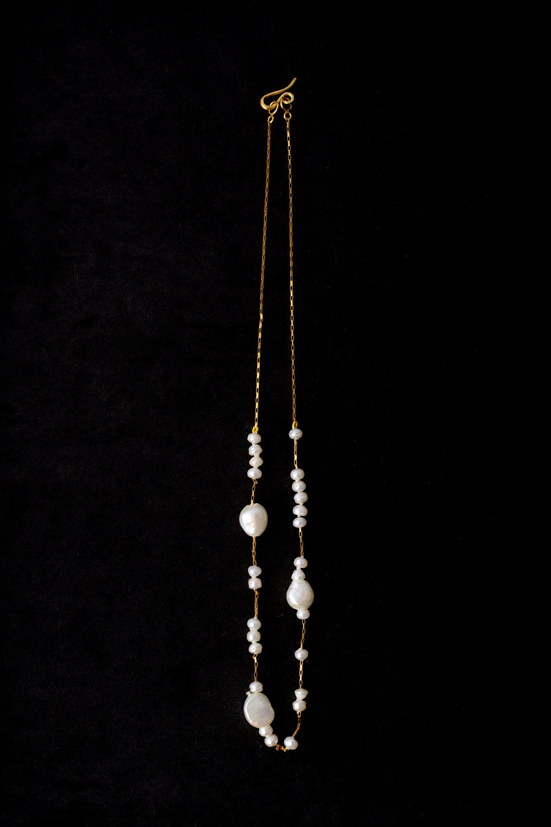 Chain necklace with pearls 