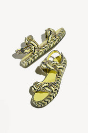 Sandalias dos tiras hebilla