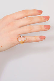 Anillo sello hueco perlas alrededor
