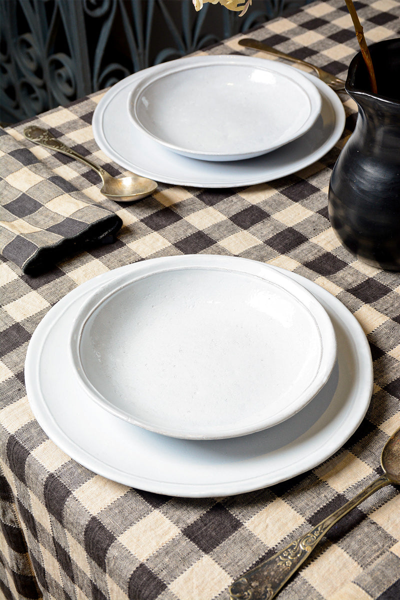 Simple dinner plate