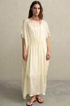 Vestido media goma