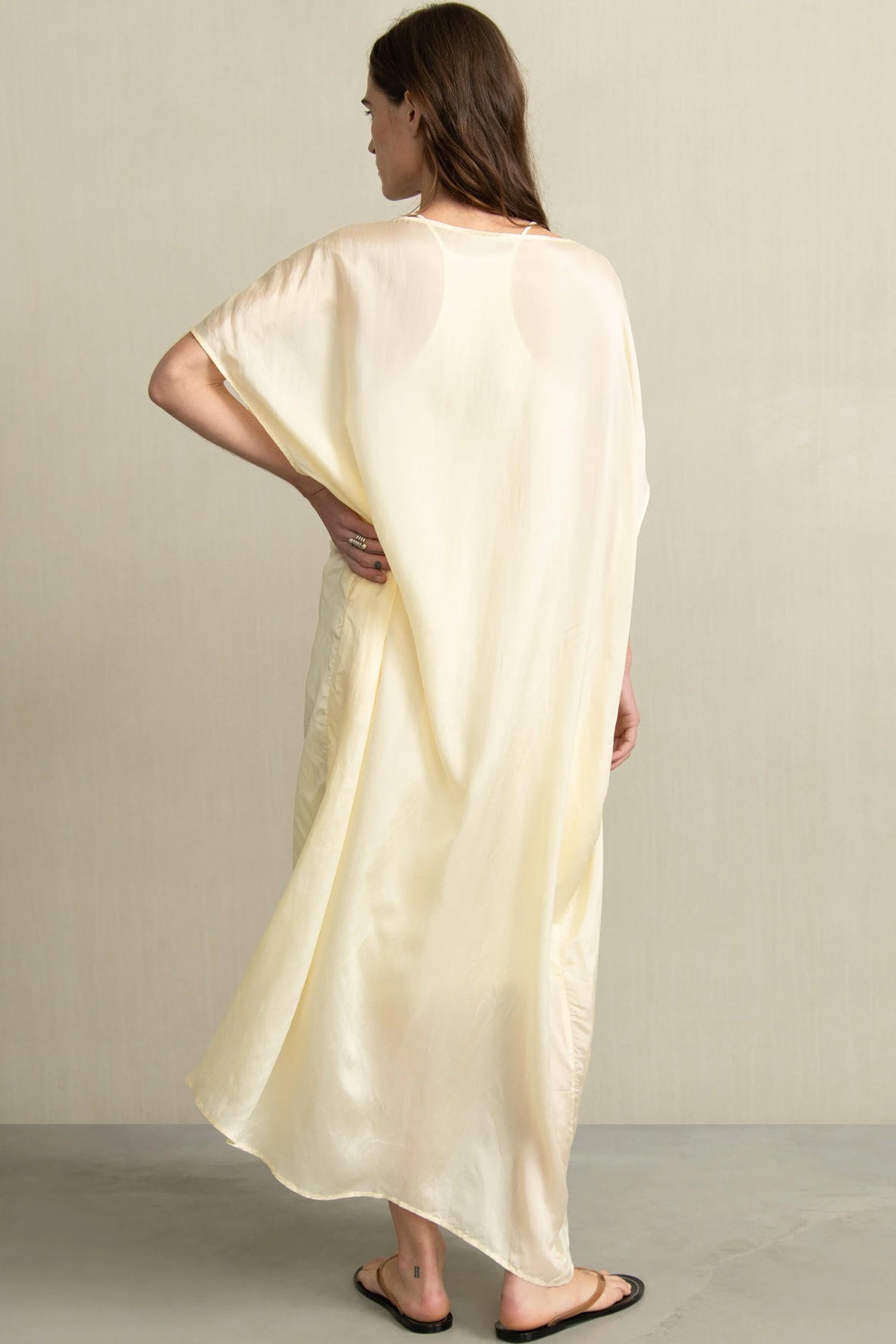Vestido media goma