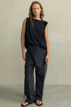 Camiseta hombro recogido