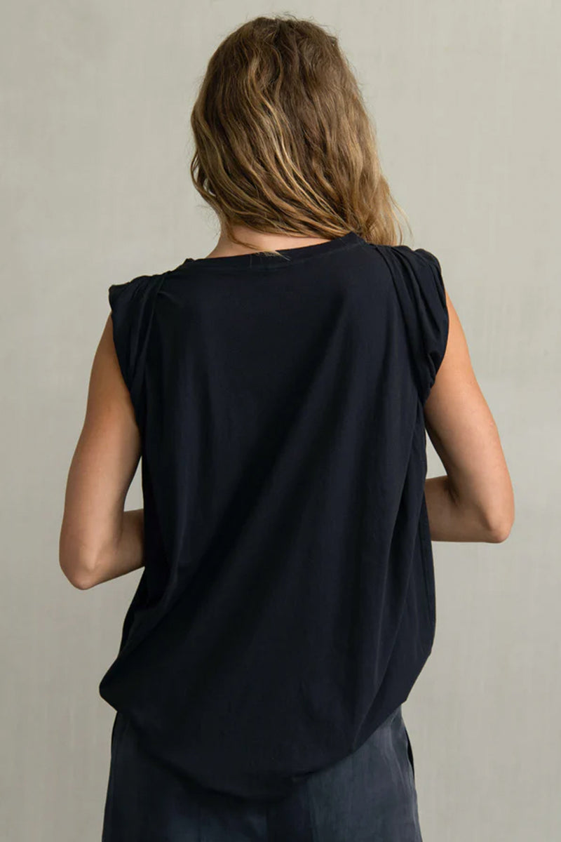 Camiseta hombro recogido