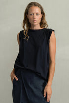 Camiseta hombro recogido