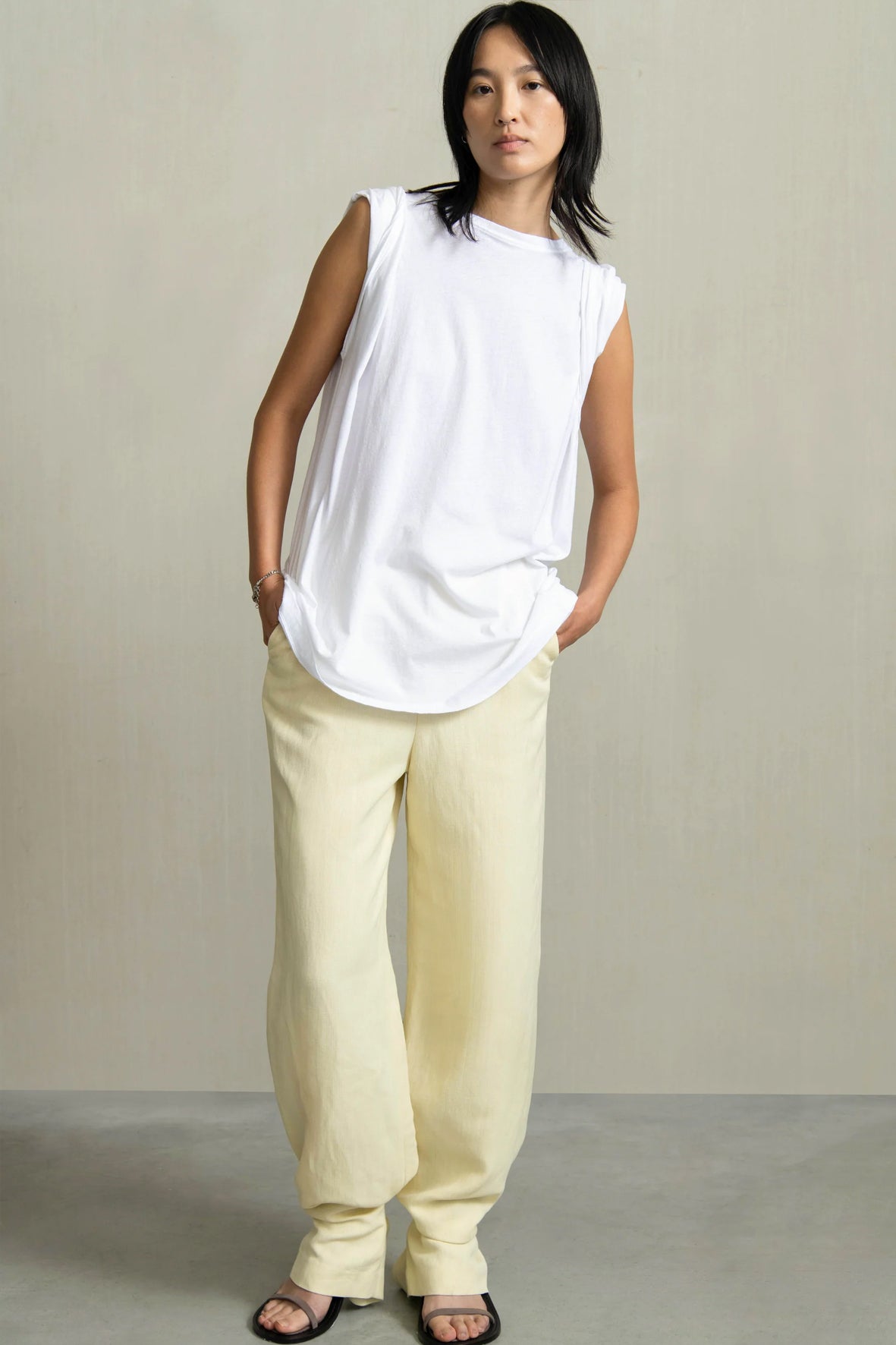 Camiseta hombro recogido