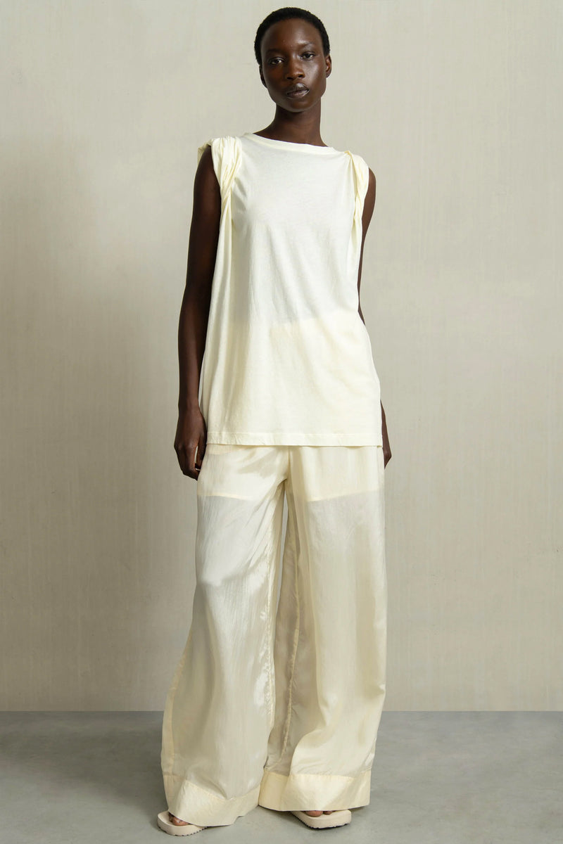 Pantalón transparente