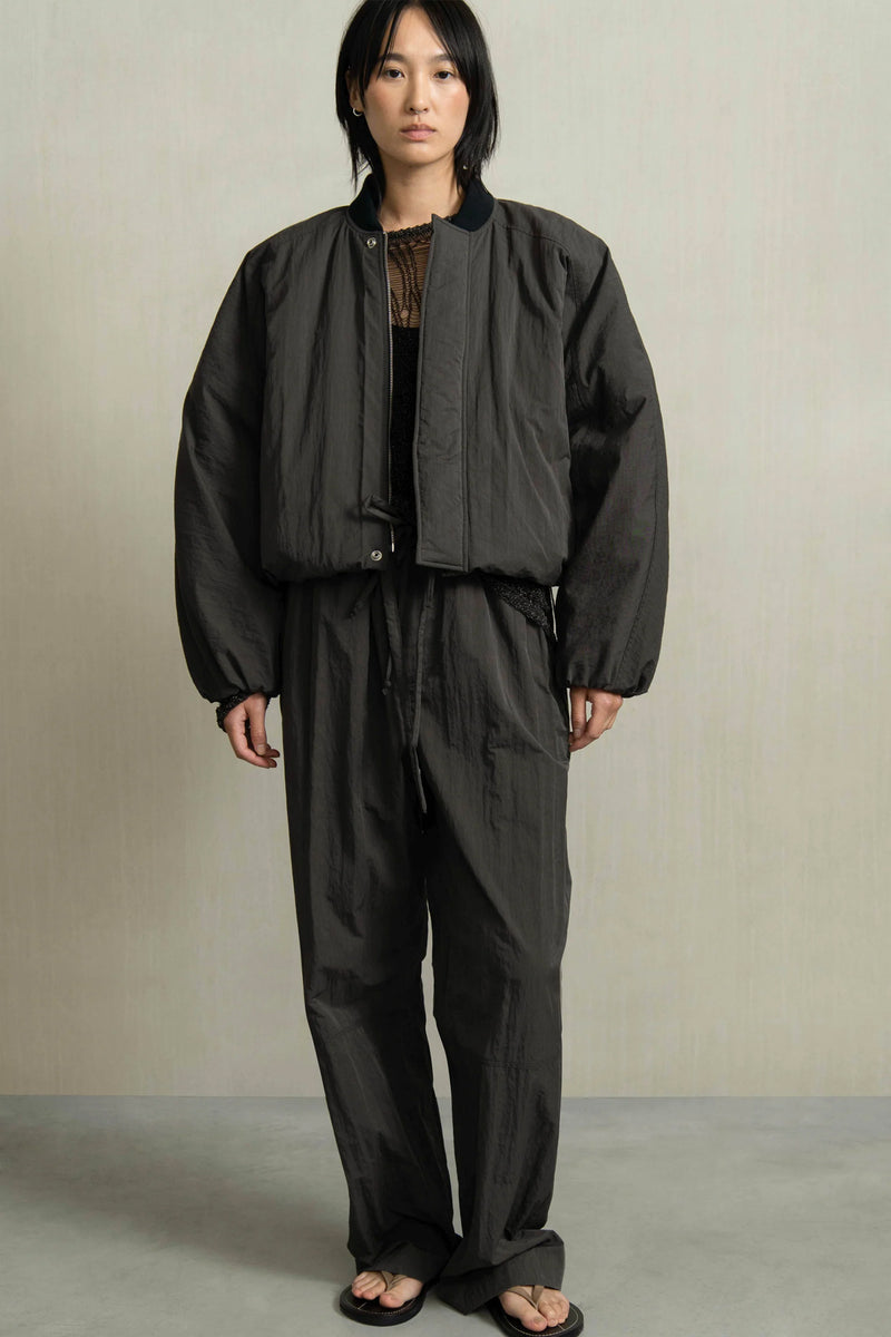 Pantalón fruncido
