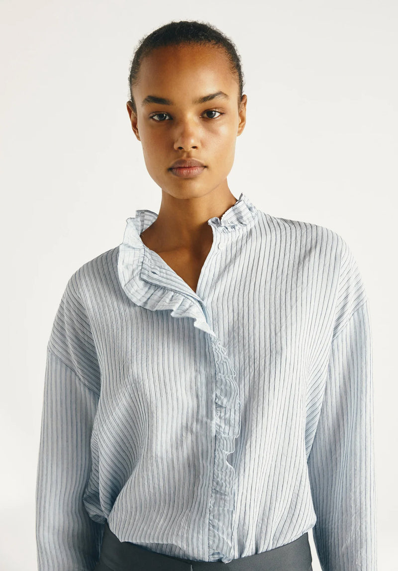 Camisa a rayas y chorrerita