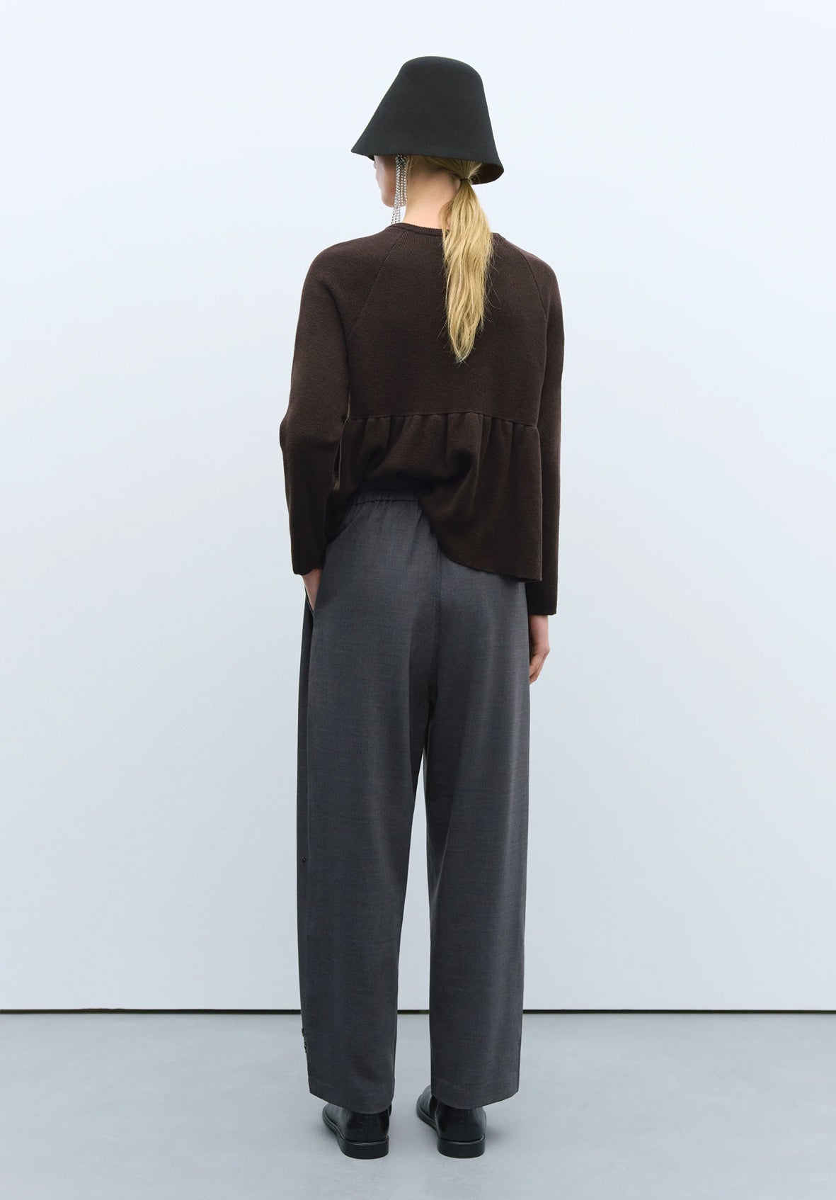 Pantalón embellished tailoring gris