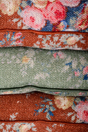 Almohadón flores pompadour laurier