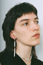 Pendientes largos barras iridiscentes