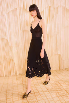 Falda midi calada