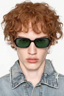 Gafas de sol estrechitas largas