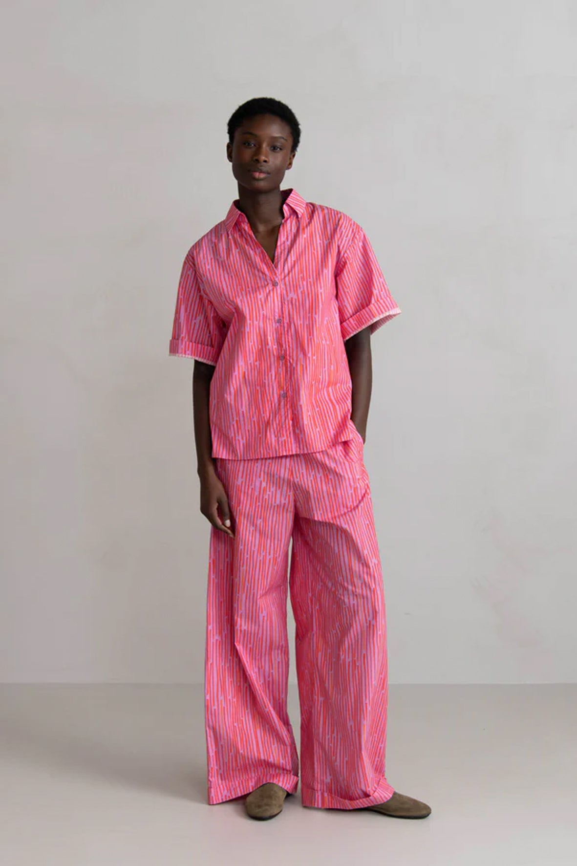 Pantalón rayado rojo