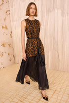 Vestido cuerpo drapeado falda