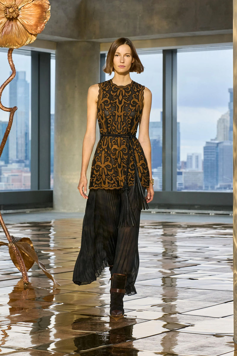Vestido cuerpo drapeado falda