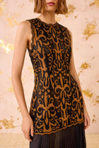 Vestido cuerpo drapeado falda