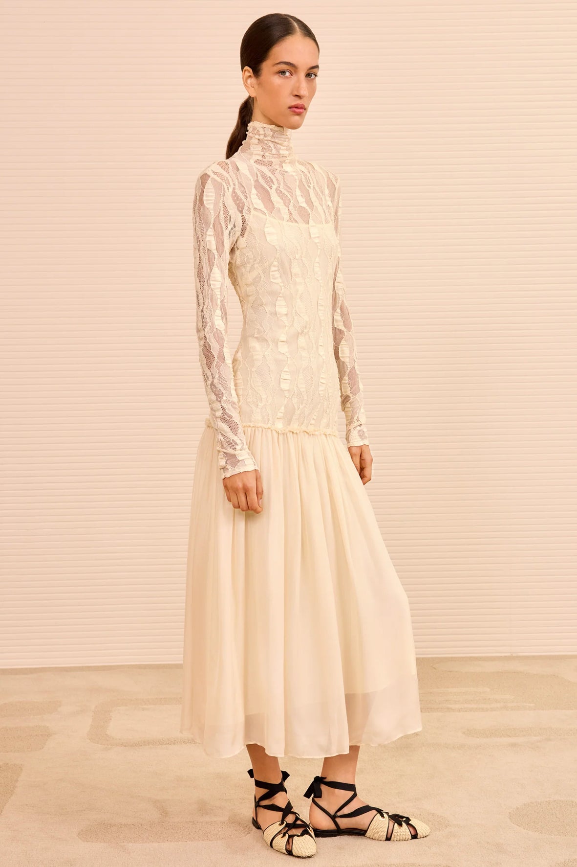 Vestido wave mesh lace