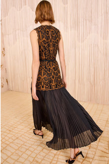 Vestido cuerpo drapeado falda