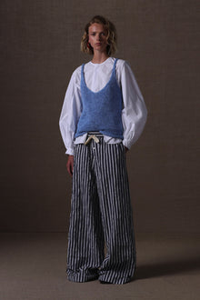 Camisa sin cuello redondo