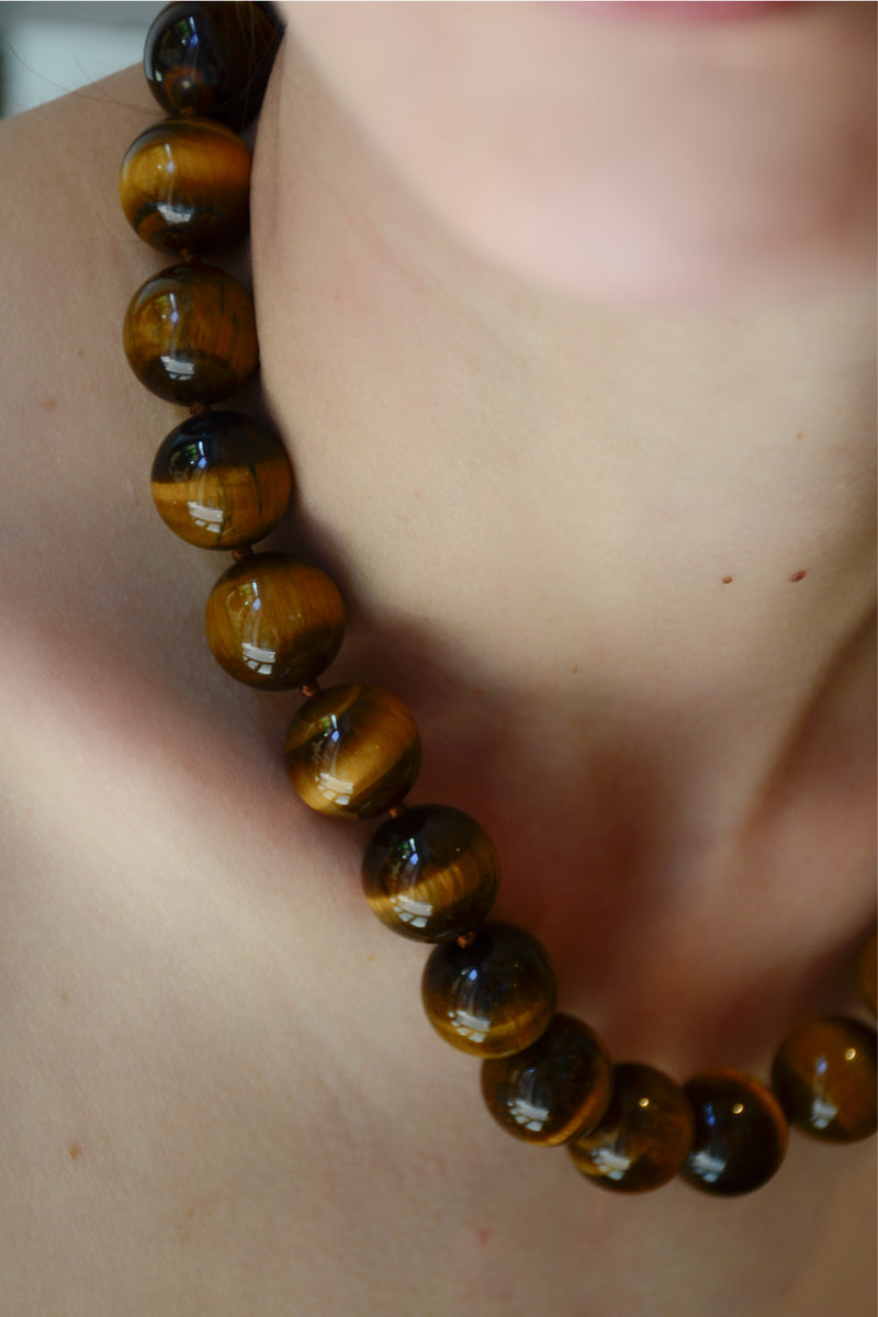Collar ojo de tigre bolas