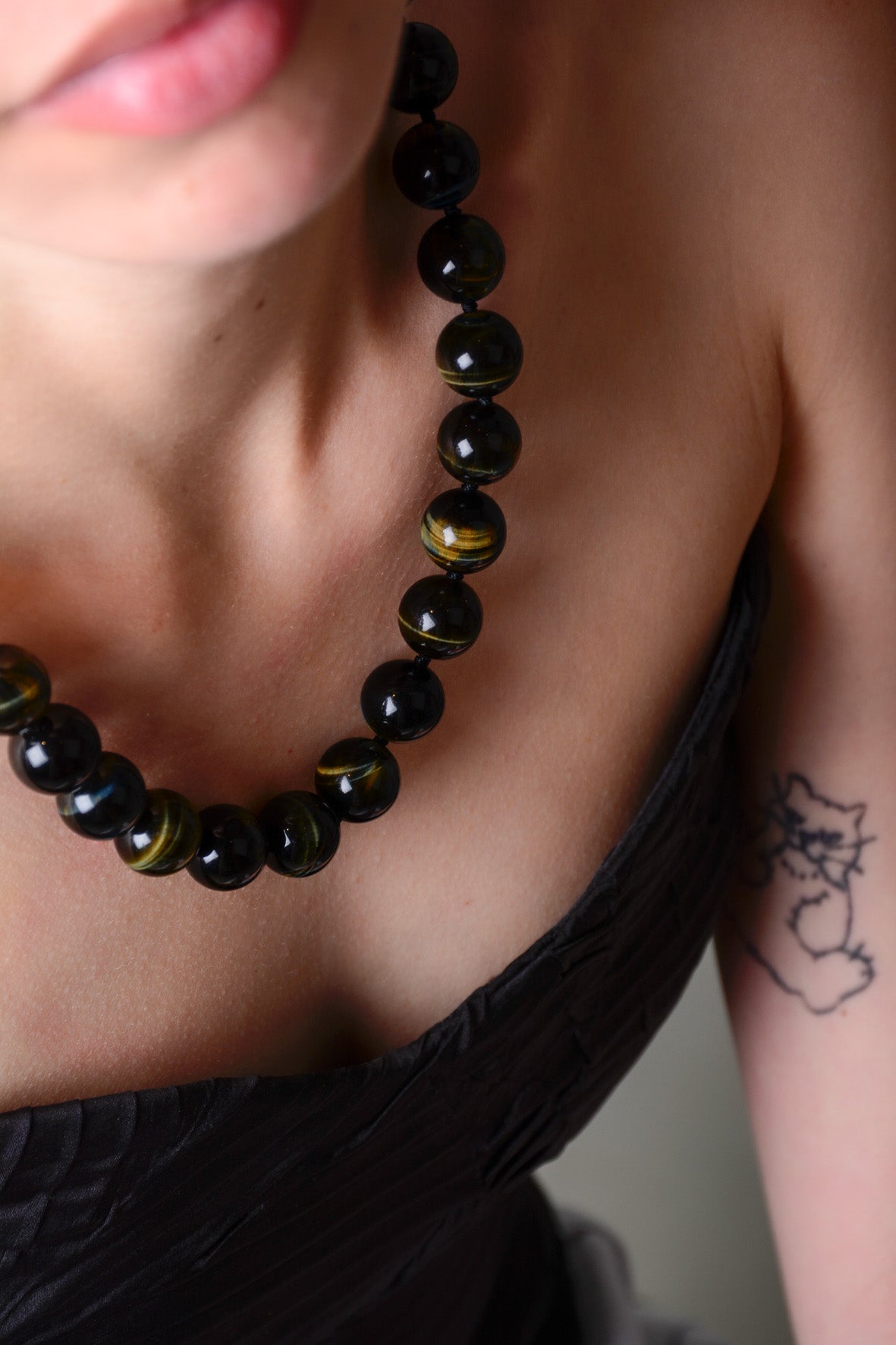 Collar ojo de tigre negro