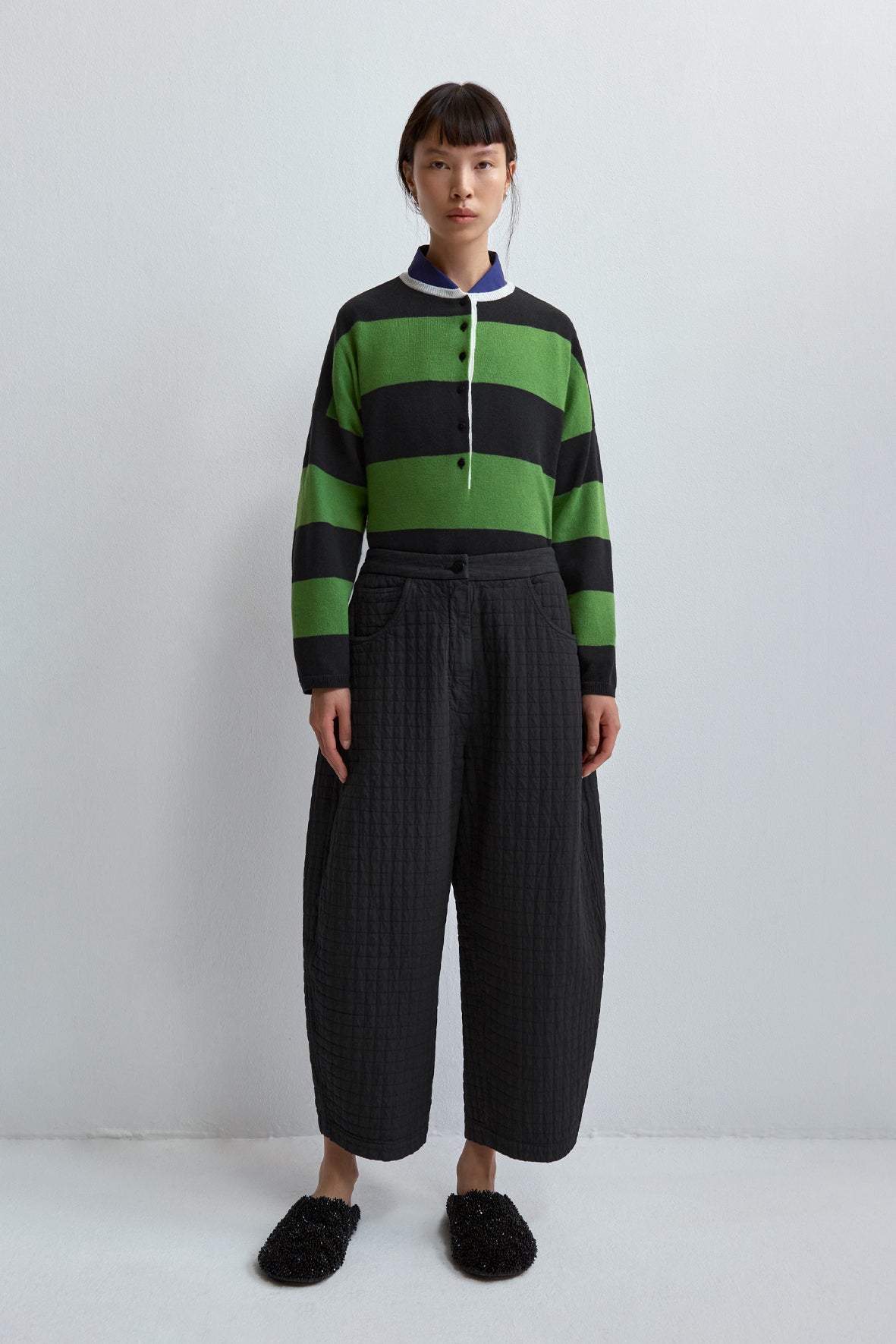 Curved checkered trousers