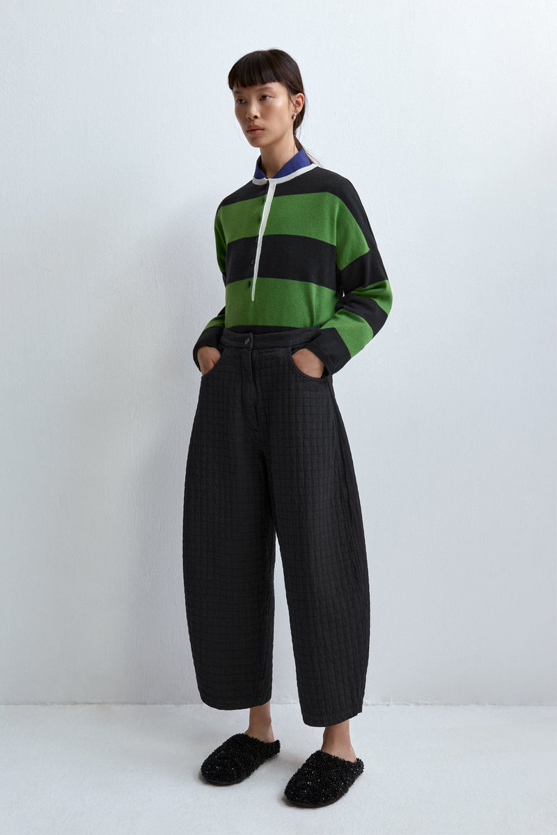 Curved checkered trousers