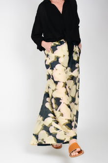 Pantalón flores grandes