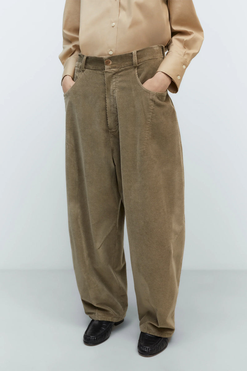 Pantalón corduroy baggy pants