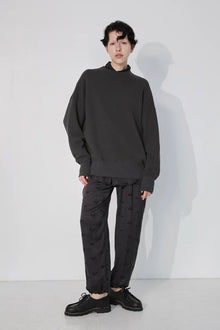 Pantalón flores bordadas goma