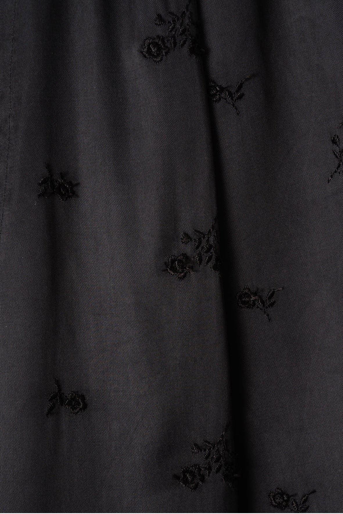 Pantalón flores bordadas goma