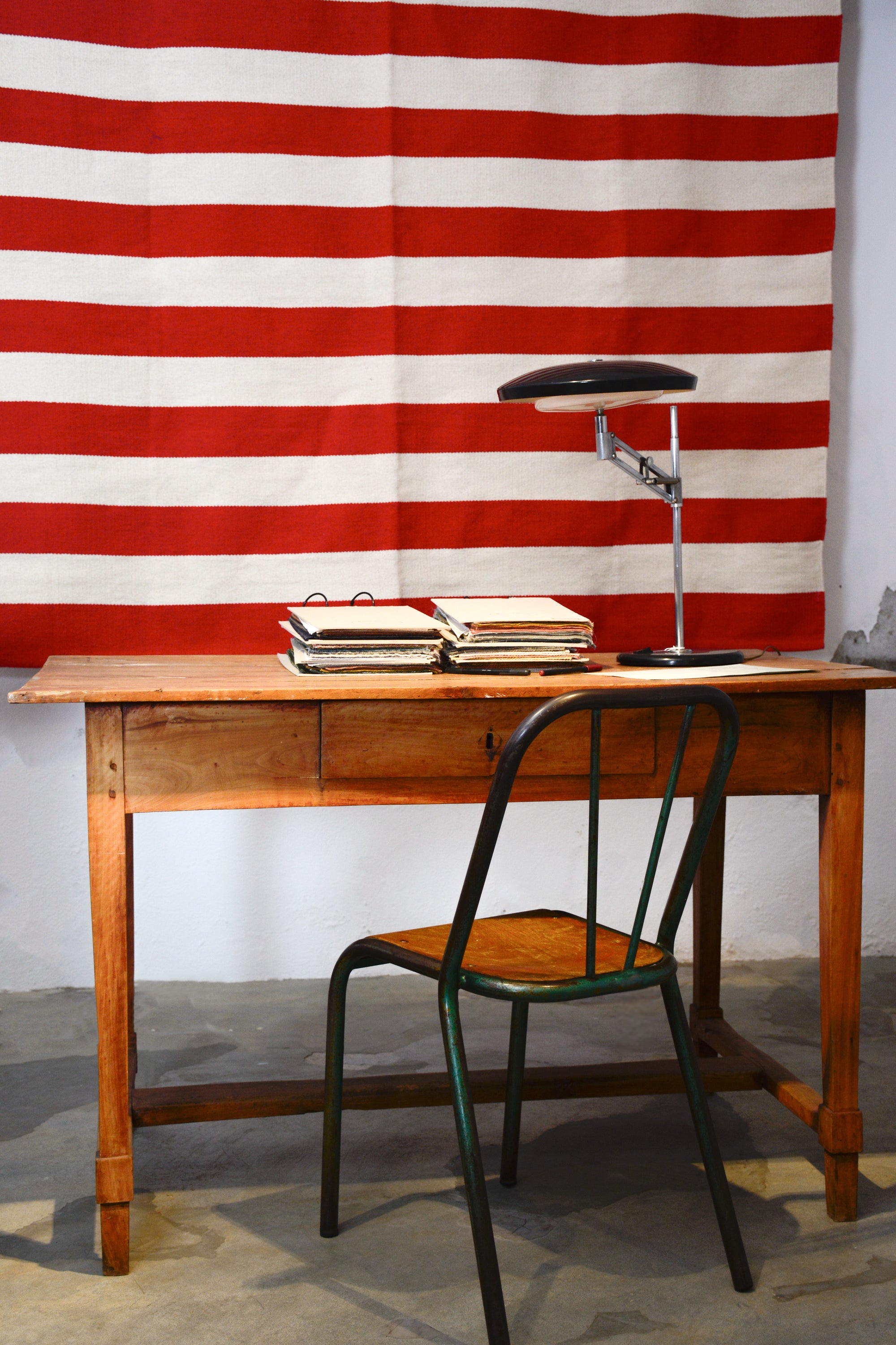 Mesa escritorio cajón