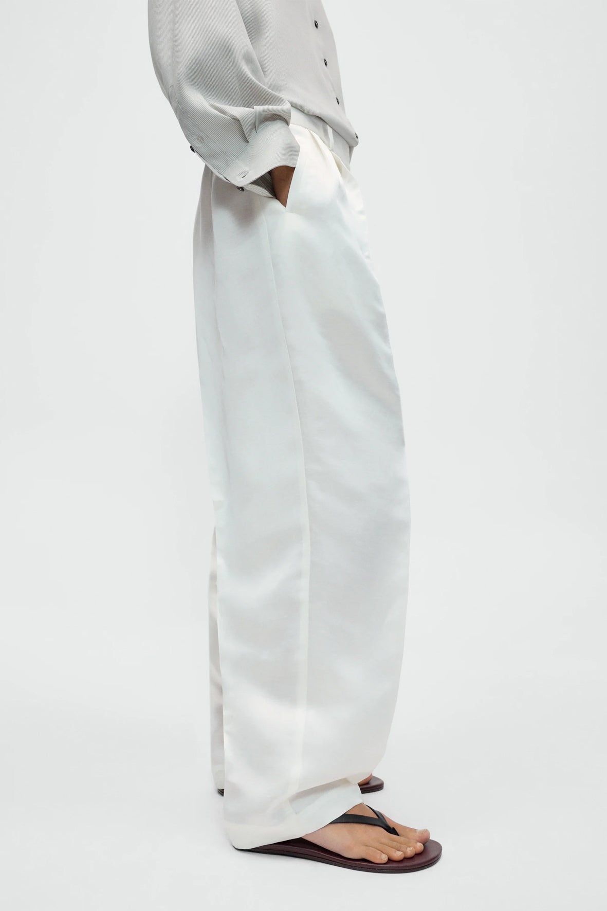 Pantalón masculine barrel satín